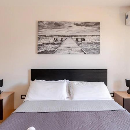 Garden Villa - Free Parking, Wi-Fi E Netflix Фьюмичино Экстерьер фото